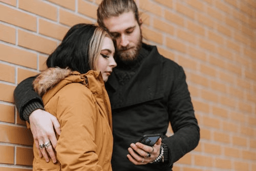 What Does Clingy Mean in a Relationship and How to Stop image 3